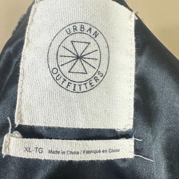 Urban Outfitters Faux Fur Coat Black XL - Picture 3 of 3